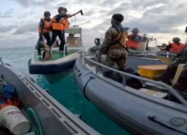 Chinese troops attack Filipinos with axes and knives
